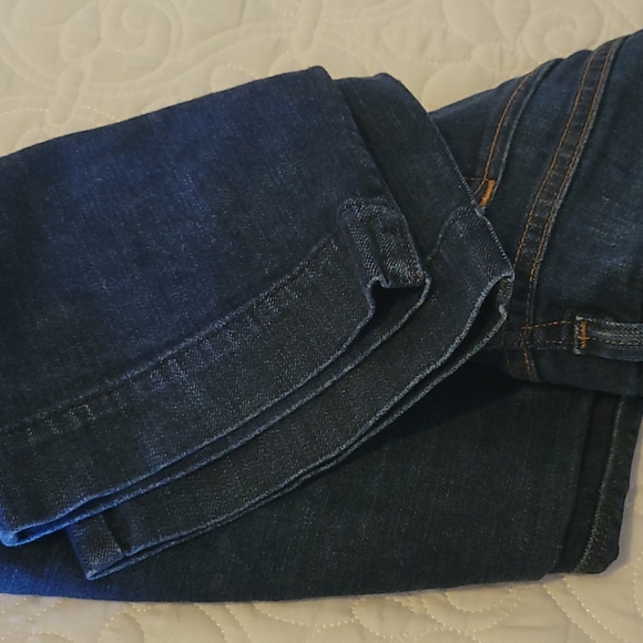 Levi's capri - Picture 7 of 7